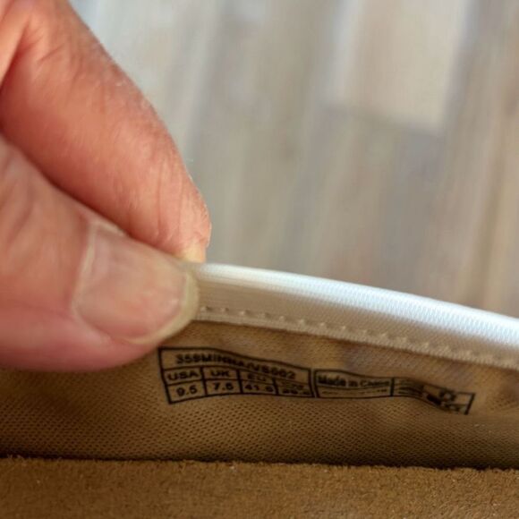 VIONIC Minna Cream Flats - Picture 9 of 12